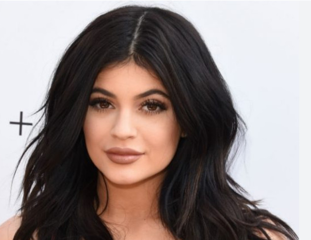 Kylie Jenner Height, Weight, Net Worth and Personal Details