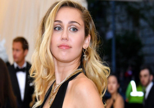 Miley Cyrus Height, Weight, Personal Life, Career and Net Worth